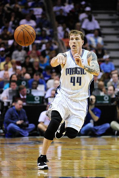 降维打击！深圳外援史密斯暴砍41分10助攻并上演准绝杀